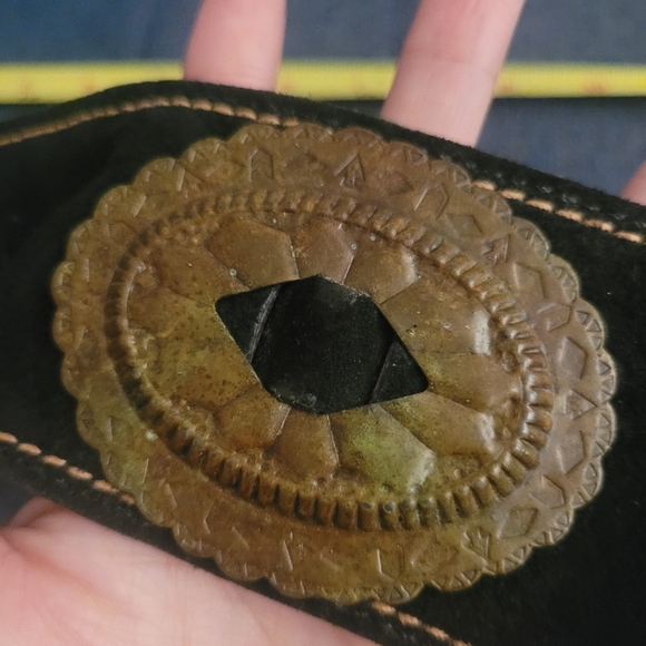 SOUTHWESTERN STYLE CONCHO LEATHER BELT  SZ 34" - Picture 13 of 16